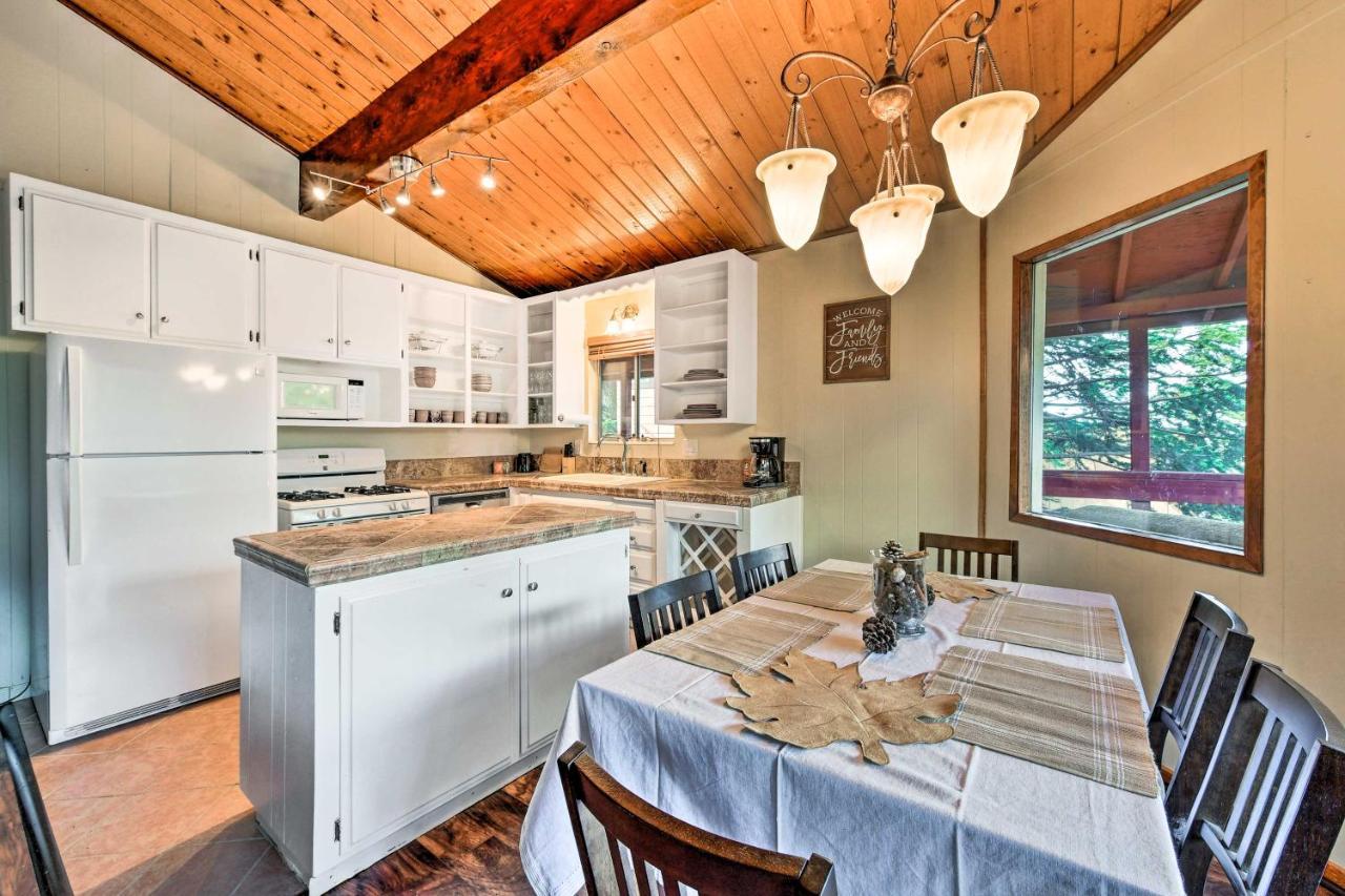Lake Arrowhead Cabin With Deck And Stunning Mtn Views! San Bernardino Bagian luar foto