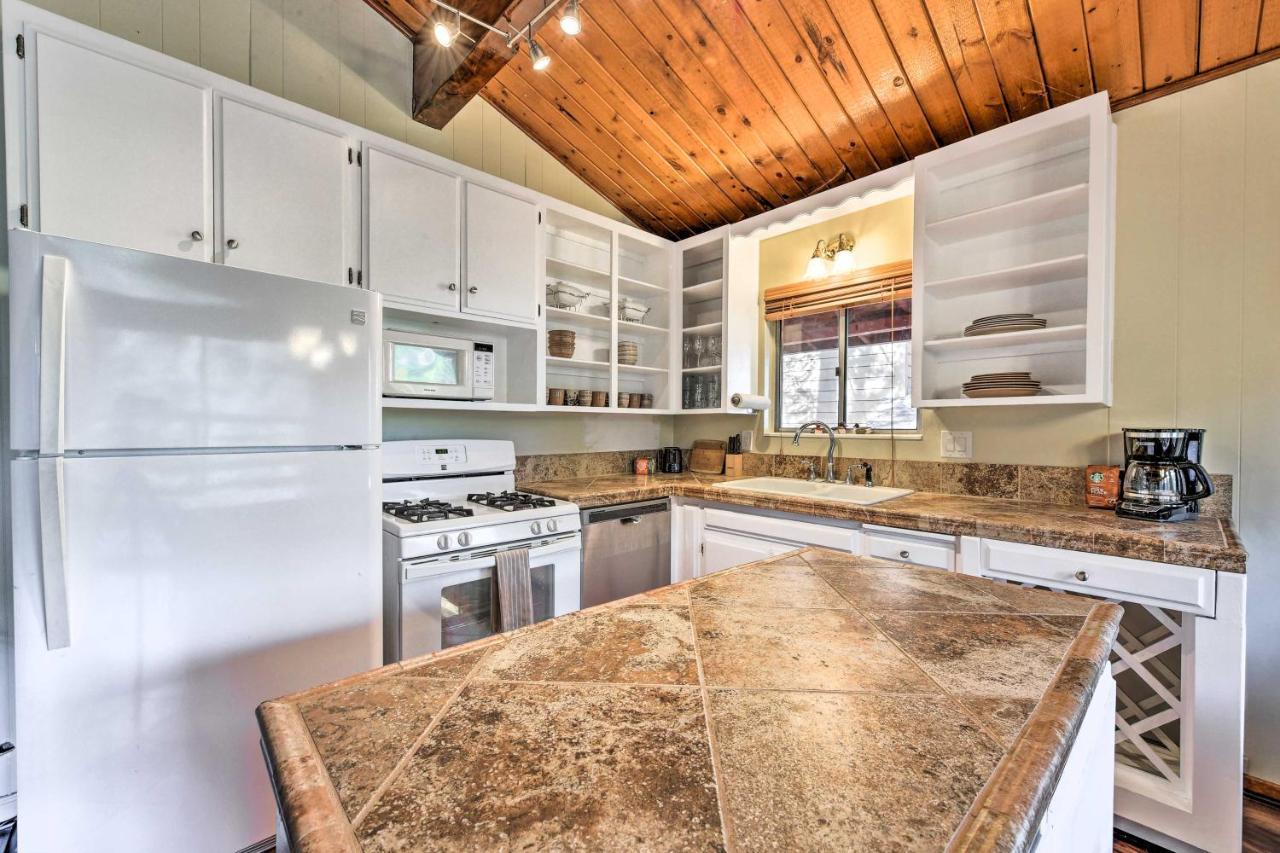 Lake Arrowhead Cabin With Deck And Stunning Mtn Views! San Bernardino Bagian luar foto