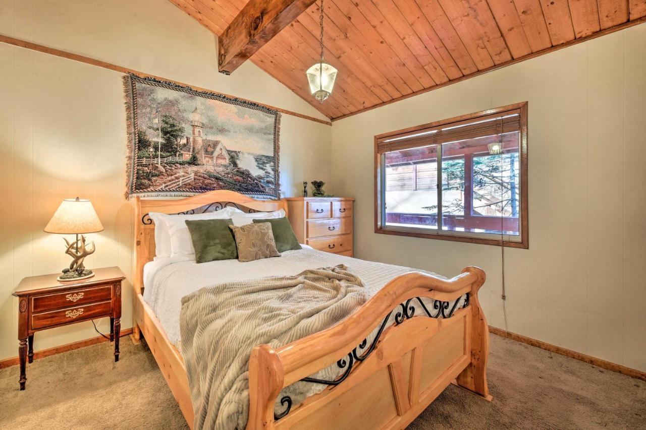 Lake Arrowhead Cabin With Deck And Stunning Mtn Views! San Bernardino Bagian luar foto